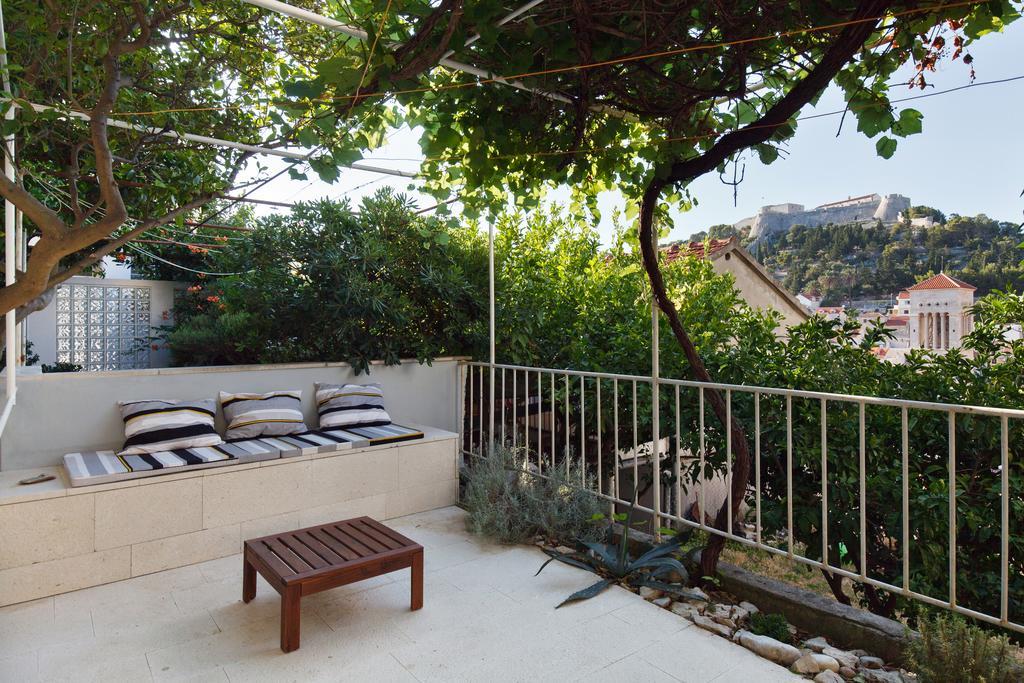 Apartment Dubica Hvar Town Bagian luar foto